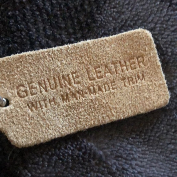 Suede genuine leather tan snaps close hobo type pocketbook one big section - Picture 2 of 7